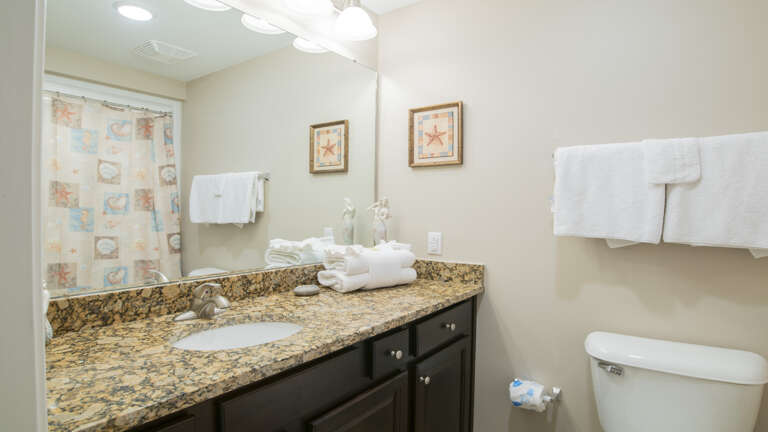 Phoenix Orange Beach 2104 Guest bath off the 3rd bedroom