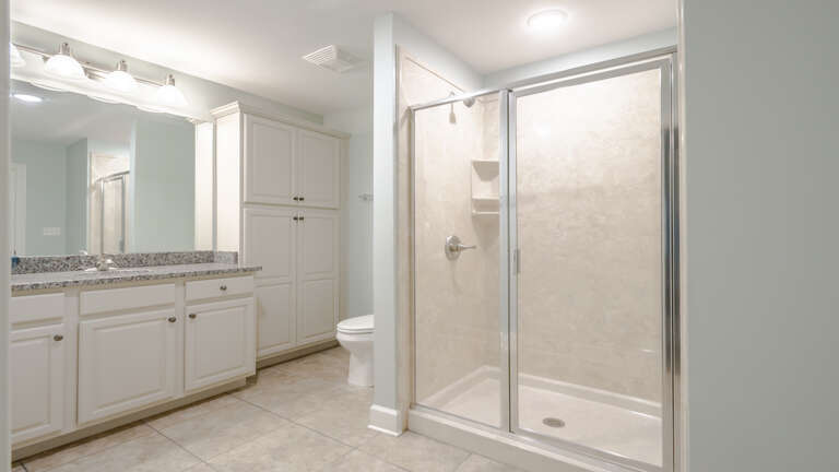 Phoenix Orange Beach 405 Guest bath off the 2nd bedroom