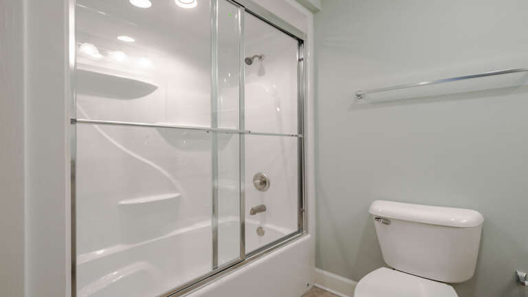 Phoenix Orange Beach 405 Guest bath off the 3rd bedroom