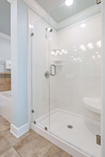 Phoenix Orange Beach 501 Master bath