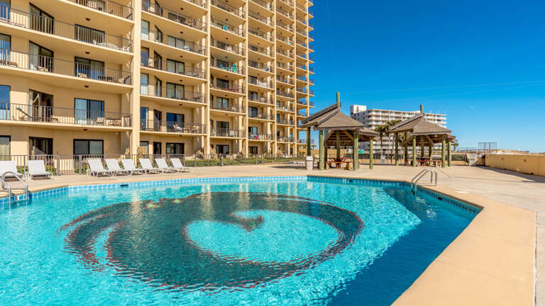 Phoenix V Outdoor pool