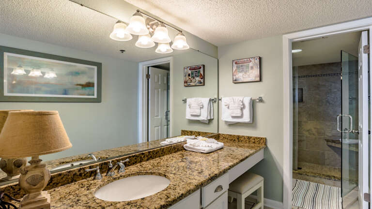 Phoenix VI 304 Master bath