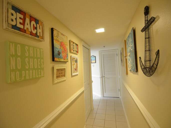 Phoenix VI 304 Hallway