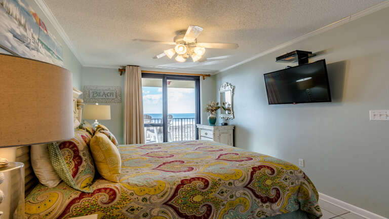 Phoenix VI 304 Master bedroom