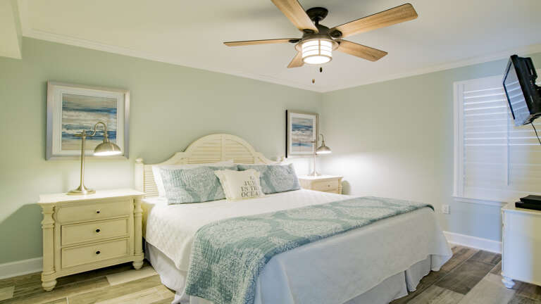 Phoenix VI 402 Bedroom Phoenix VI 402 Bedroom