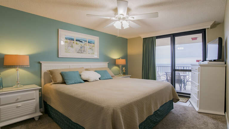 Phoenix VI 704 Master bedroom