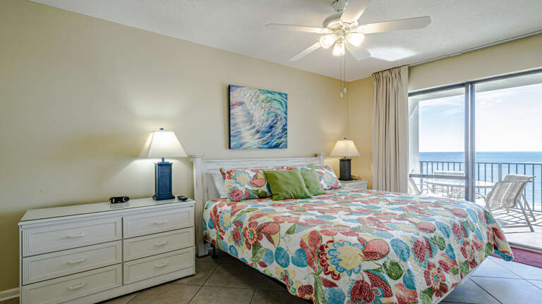 Phoenix VII 1413 Master bedroom