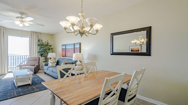 Phoenix VII 1413 Dining