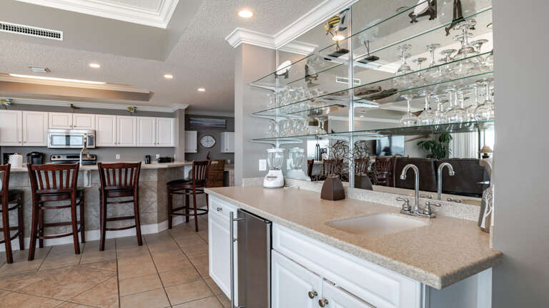 Phoenix West 1509 Wet bar with Ice maker Phoenix West 1509 Wet bar with Ice maker