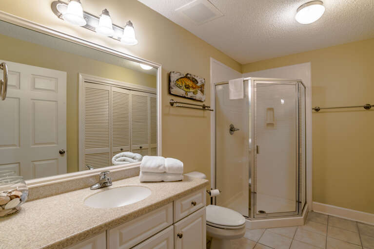 Phoenix West 204 4th Bathroom and Laundry Room