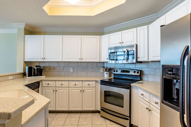 Phoenix West 204 Kitchen 