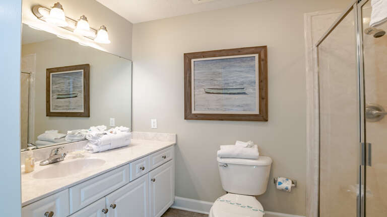 Phoenix West 209 Guest bath off the 2nd bedroom Phoenix West 209 Guest bath off the 2nd bedroom