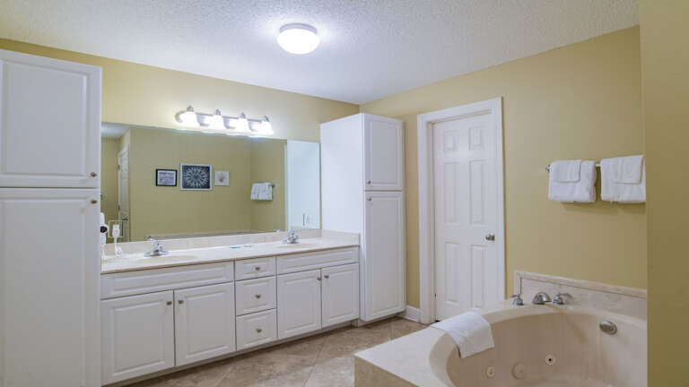 Phoenix West 2504 Master bath