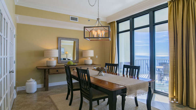 Phoenix West 2504 Dining