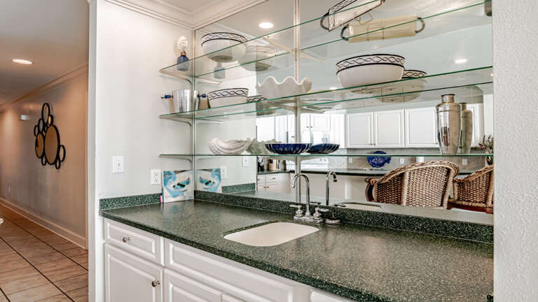 Phoenix West 706 Wet bar with Ice maker