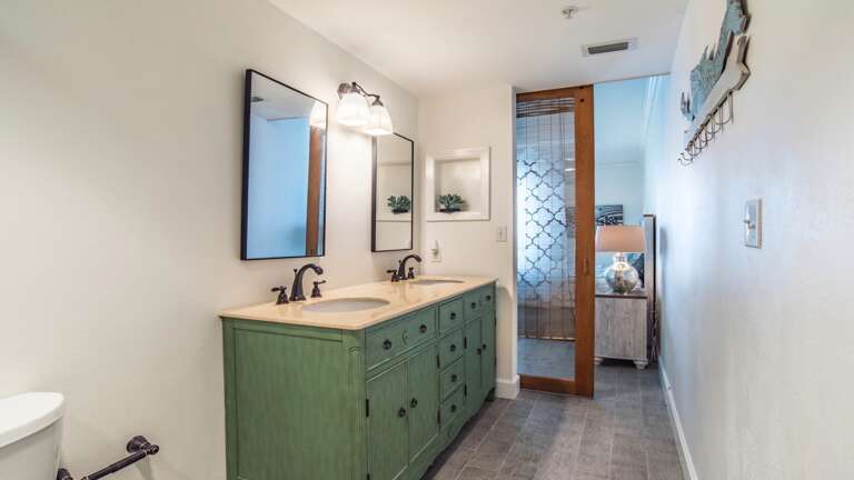 Phoenix X 1506 Master bath