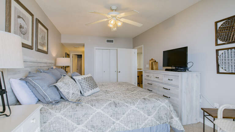 Phoenix X 311 Master bedroom