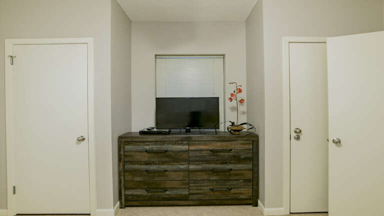 Phoenix X 311 Guest bedroom