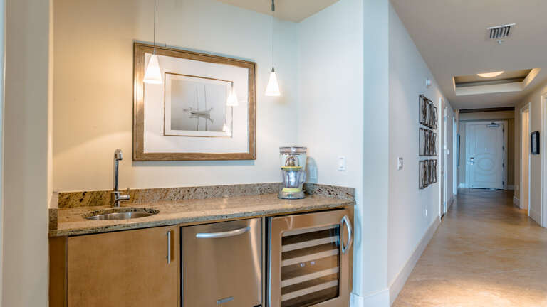 Turquoise Place 1505D Wet bar with Ice maker, Wine cooler and Margarita Machine!!!