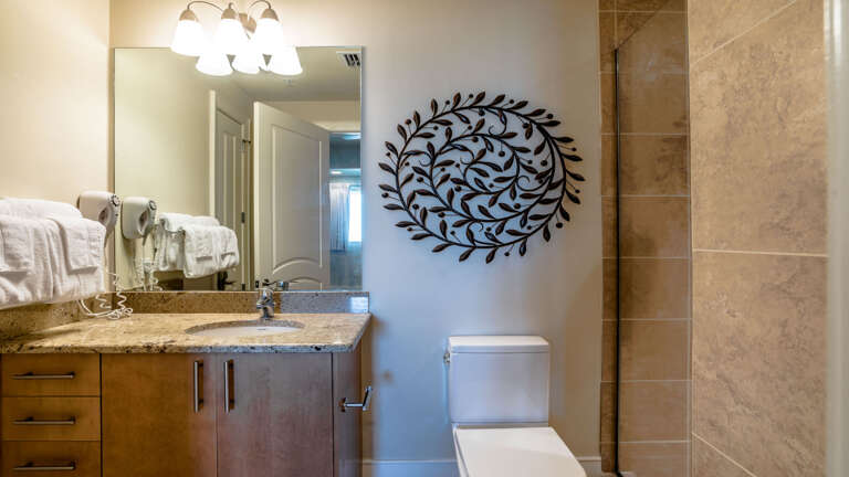 Turquoise Place 1505D Guest bath off 2nd bedroom