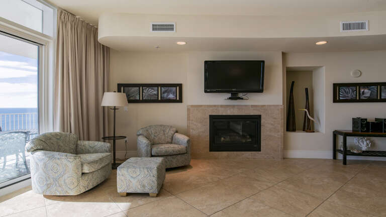 Turquoise Place 1505D Living room