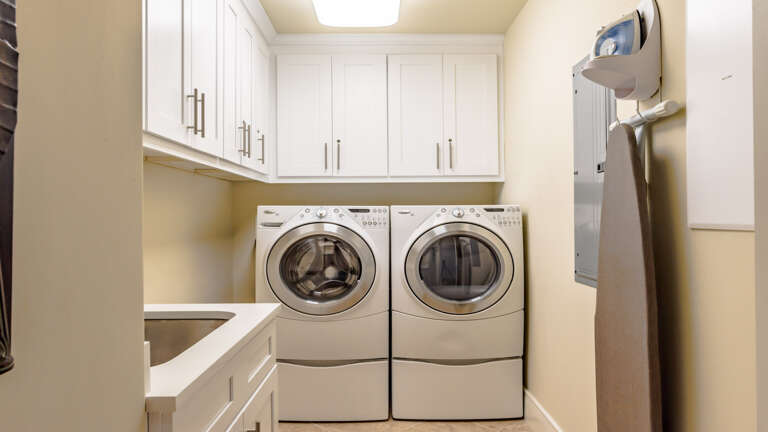 Turquoise Place 1505D Laundry room