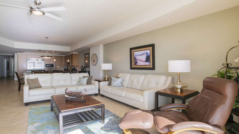 Turquoise Place 1505D Living room