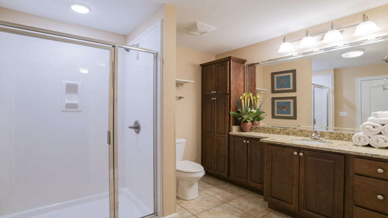 Phoenix Gulf Shores 1204 Bath off the 2nd bedroom and Hallway