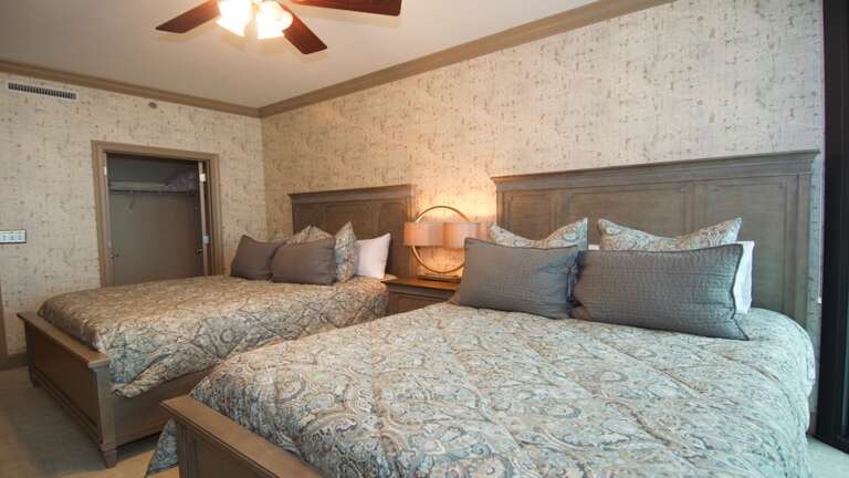 Phoenix IX 1008 2nd bedroom