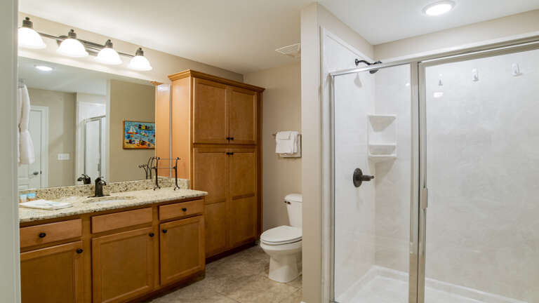 Phoenix Orange Beach 1401 Guest bath off the 2nd bedroom and Hallway