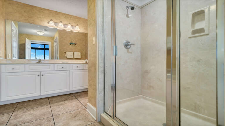 Phoenix West 1401 Master bath