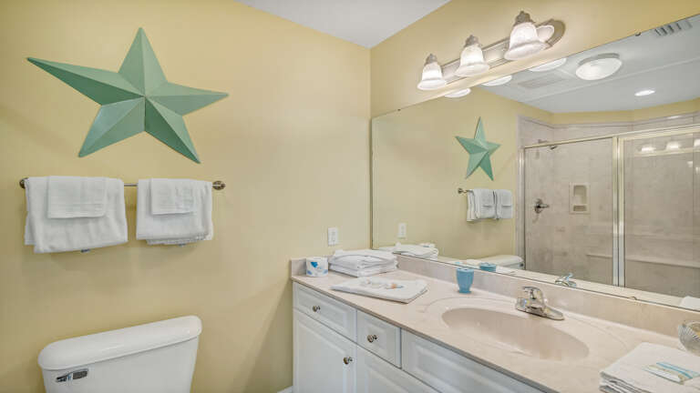 Phoenix West 1401 Guest bath off 2nd bedroom Phoenix West 1401 Guest bath off 2nd bedroom