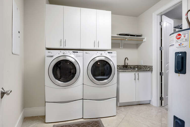 Turquoise Place 1109C Laundry