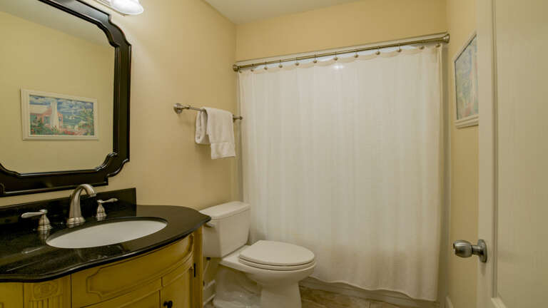 Phoenix West II 2017 Guest bath off the 3rd bedroom