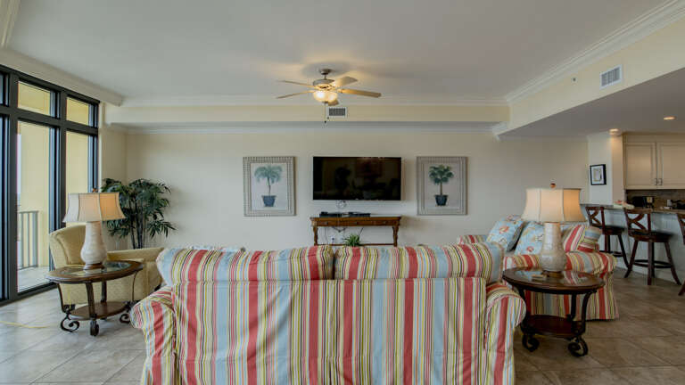 Phoenix West II 2017 Living room