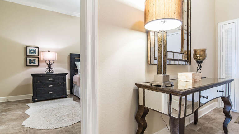 Phoenix West II 908 Entry Phoenix West II 908 Entry