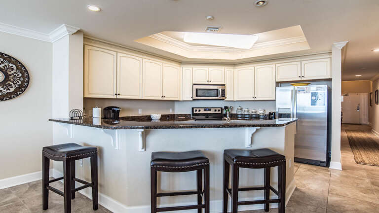 Phoenix West II 908 Kitchen Phoenix West II 908 Kitchen