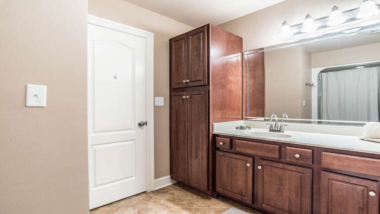 Phoenix West II 2416 Guest bath