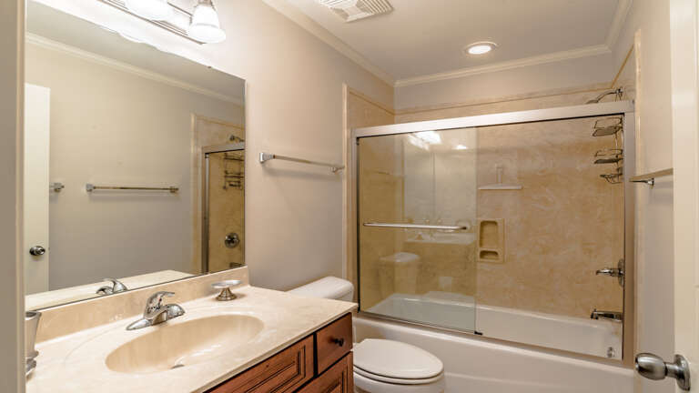 Phoenix West II 210 Guest bath off 3rd bedroom Phoenix West II 210 Guest bath off 3rd bedroom