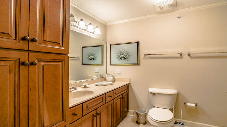 Phoenix West II 210 Guest bath off 2nd bedroom Phoenix West II 210 Guest bath off 2nd bedroom