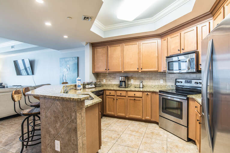 Phoenix West II 1404 Kitchen