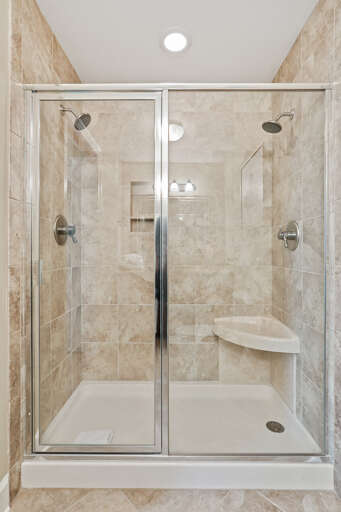 Phoenix West II 3210 Shower off 2nd bedroom