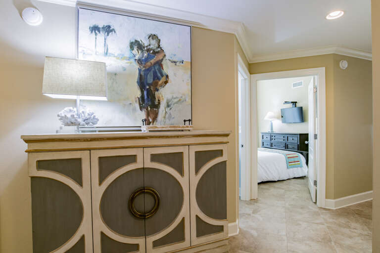 Phoenix West II 3210 Entry way