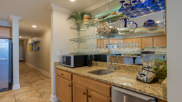 Phoenix West II 2906 Wet bar with Ice maker and Wine cooler
