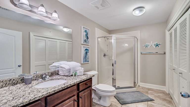 Phoenix West II 2507 Full bath off the Hallway