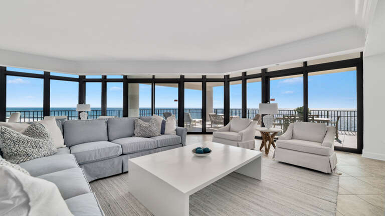 Beachfront Living Room With Ocean View