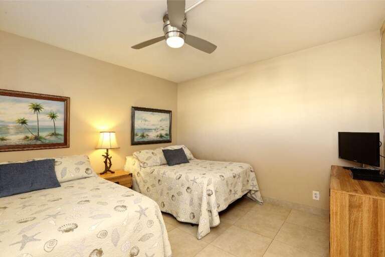 24 KAMAOLE NALU, 102