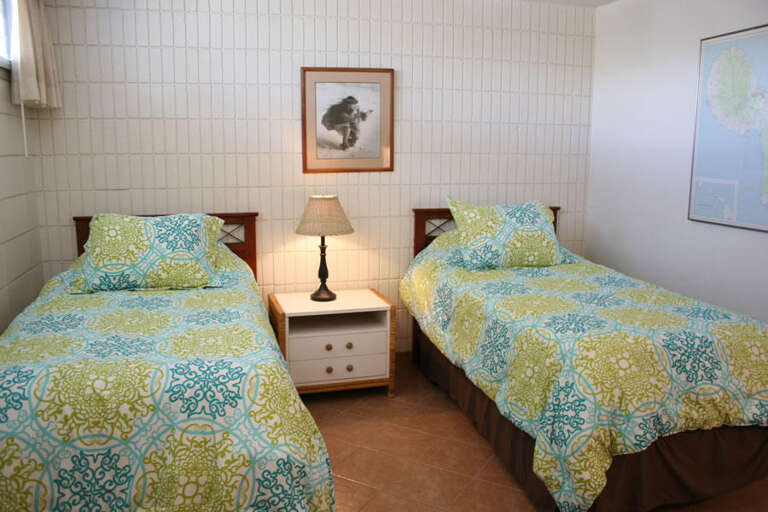 28 KAMAOLE NALU, #605 28 KAMAOLE NALU, #605