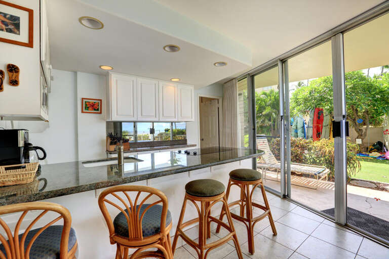 20 KAMAOLE NALU, 104