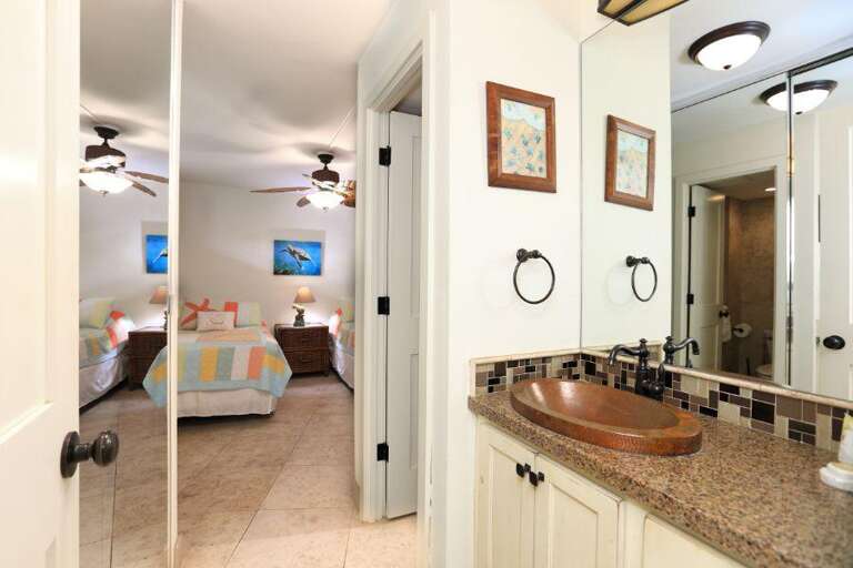 30 KAMAOLE NALU, 105